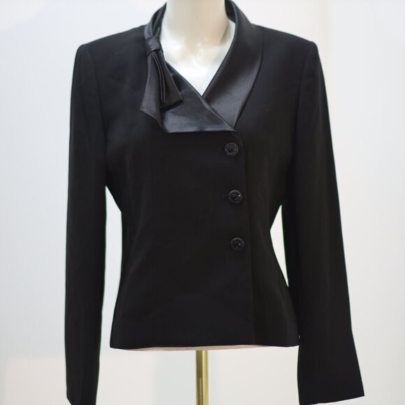 Le Suit Woman Black Jacket Satin Bow Collar V-Neck Buttons Lined Size 8 - Picture 2 of 3